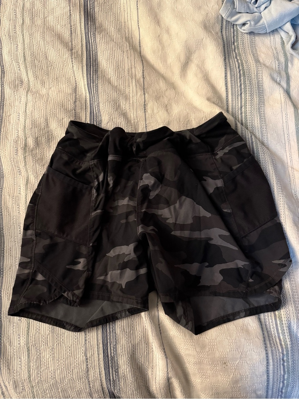 Athleta Girls Black Camo Performance Shorts